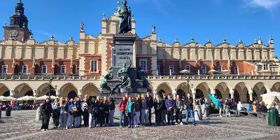 PROJEKT Z KLASĄ – WYCIECZKA KLASY 2 F DO KRAKOWA
