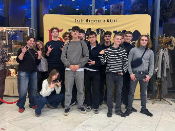 WYCIECZKA KLAS TRZECICH DO TEATRU MUZYCZNEGO W GDYNI