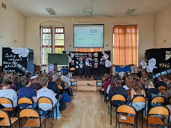 SPOTKANIA Z PRZEDSTAWICIELAMI BANKU, ZAKŁADU UBEZPIECZEŃ SPOŁECZNYCH  I POWIATOWEGO URZĘDU PRACY