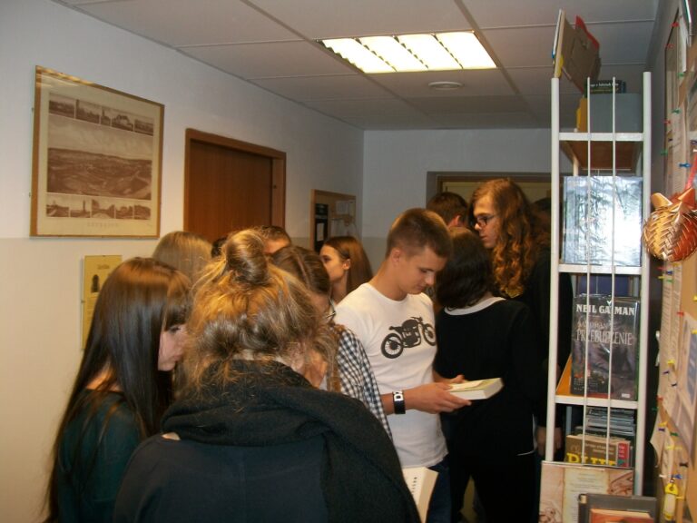 01-31.10.2016-Międzynarodowy Miesiąc Bibliotek Szkolnych — zdjęcie 3