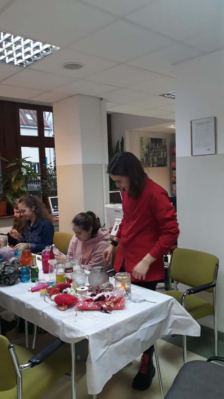 29.11.2019-Zajęcia z rękodzieła — zdjęcie 4