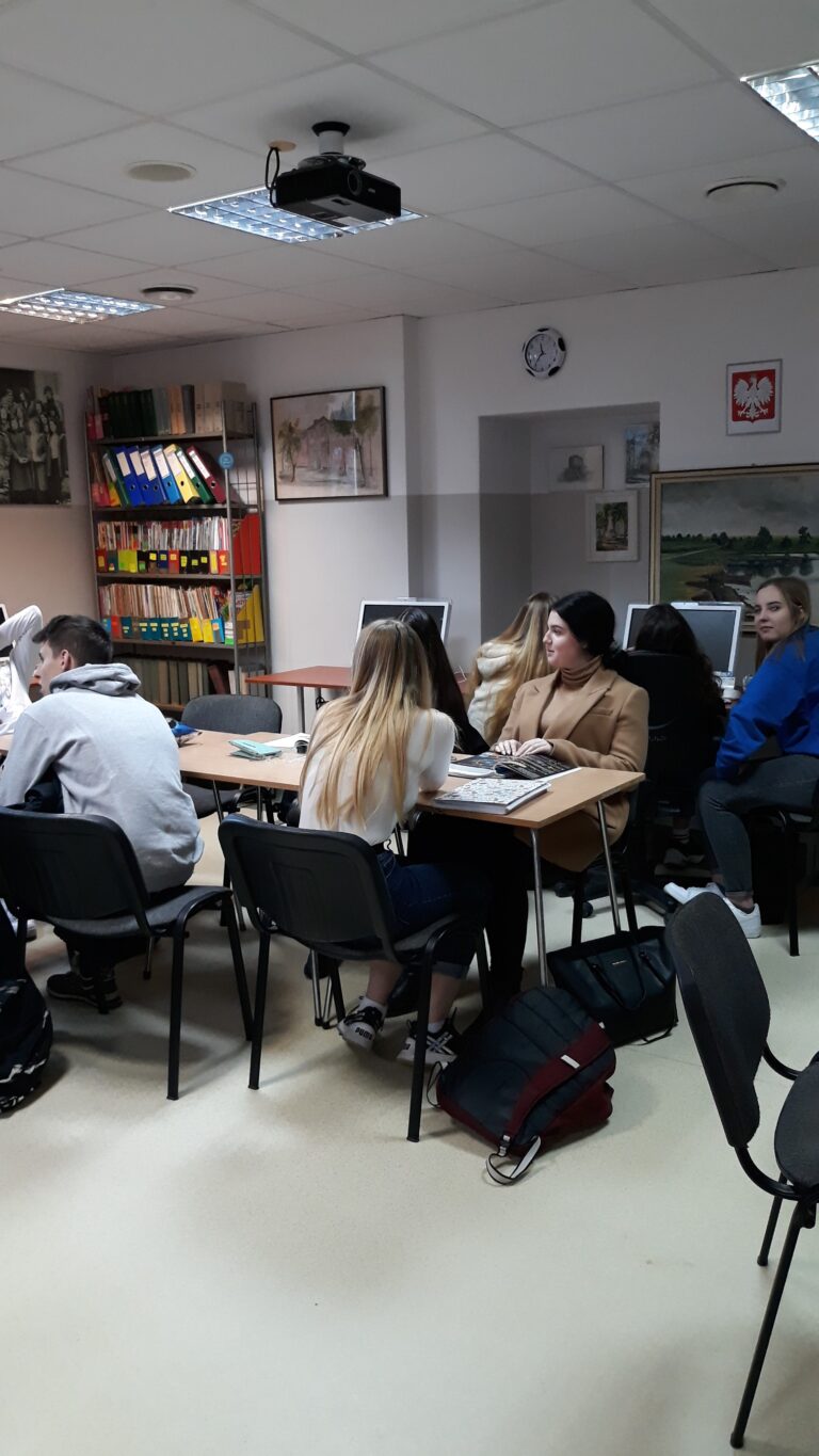 05.12.2019-W bibliotece szkolnej — zdjęcie 2