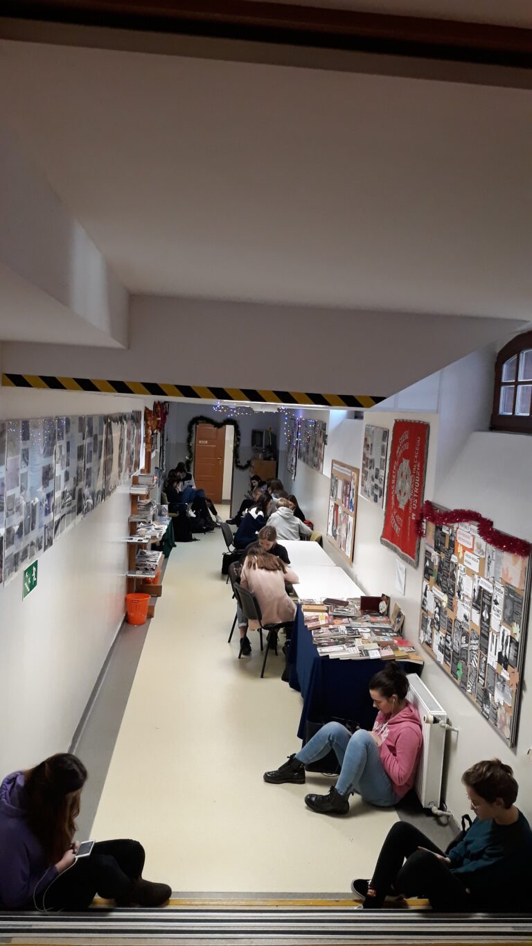 05.12.2019-W bibliotece szkolnej — zdjęcie 4