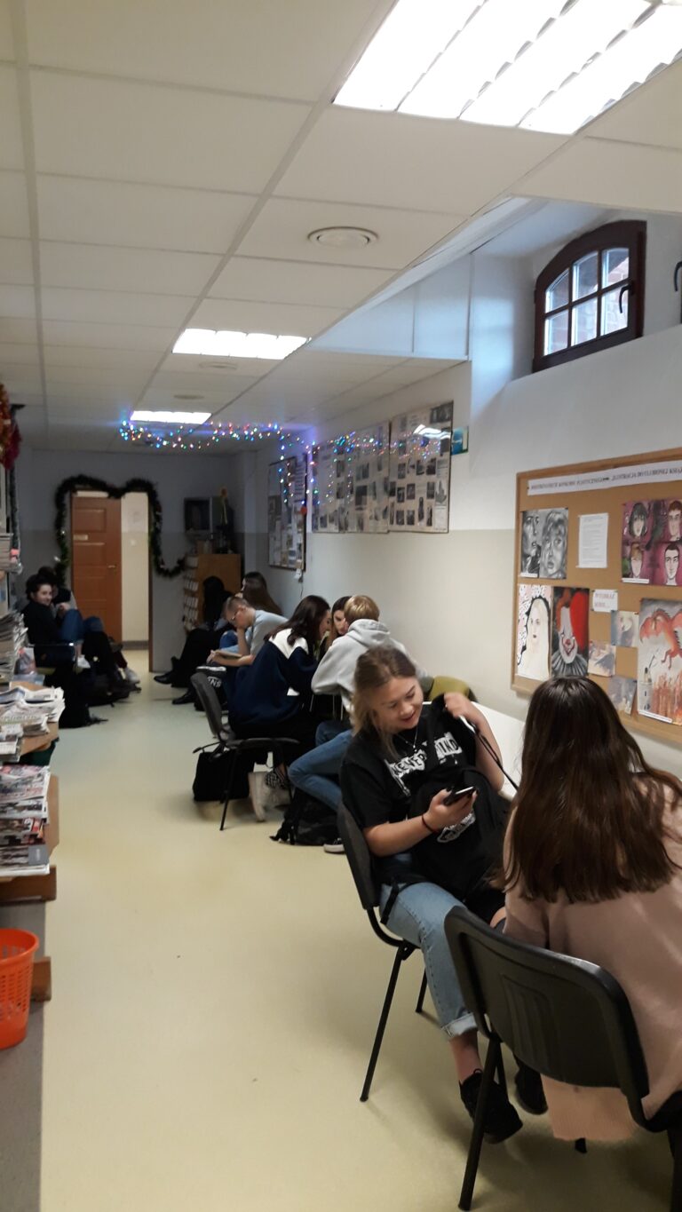 05.12.2019-W bibliotece szkolnej — zdjęcie 5
