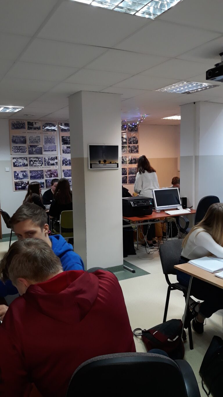 05.12.2019-W bibliotece szkolnej — zdjęcie 7