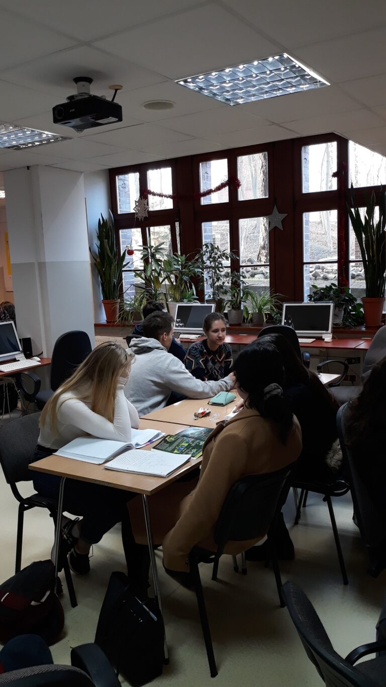 05.12.2019-W bibliotece szkolnej — zdjęcie 8