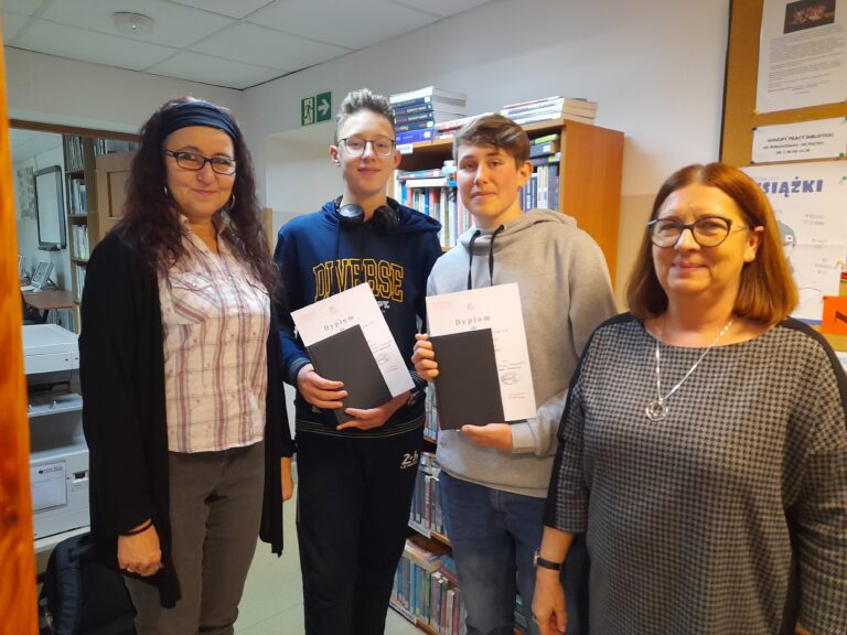 01-31.10.2022-Październik Międzynarodowym Miesiącem Bibliotek Szkolnych — zdjęcie 19