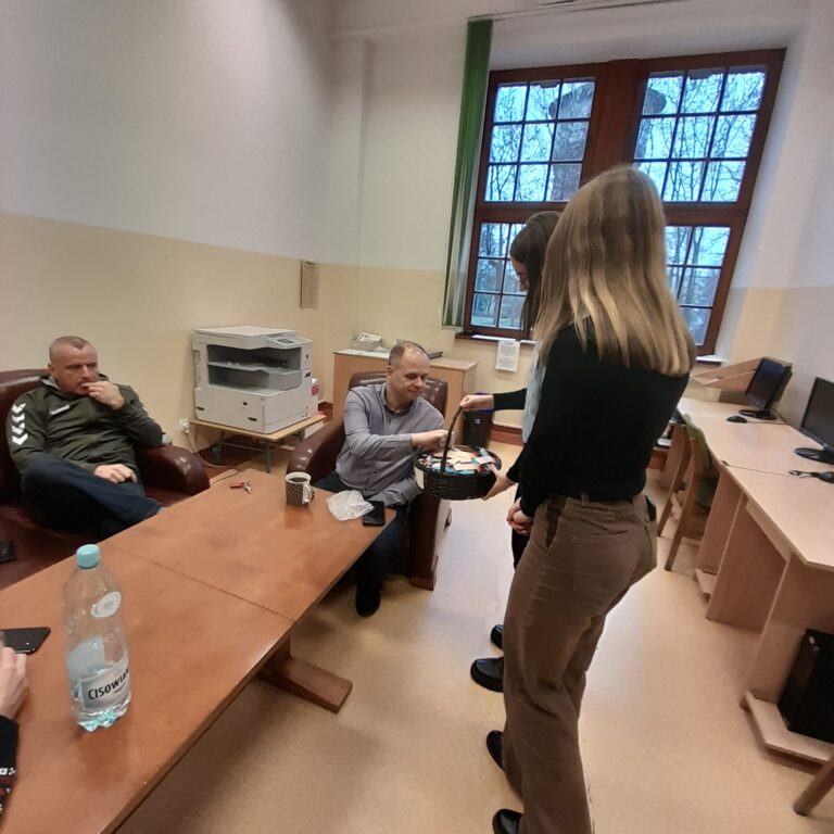 30.11.2022-Akcja czytelnicza - Andrzejkowa wróżba literacka — zdjęcie 12