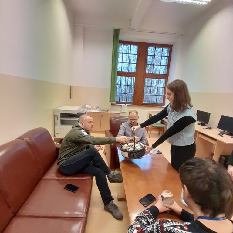30.11.2022-Akcja czytelnicza - Andrzejkowa wróżba literacka — zdjęcie 13
