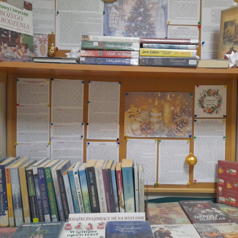 05.12.2022-Wystawa w bibliotece: W oczekiwaniu na święta Bożego Narodzenia — zdjęcie 4
