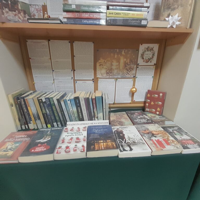 05.12.2022-Wystawa w bibliotece: W oczekiwaniu na święta Bożego Narodzenia — zdjęcie 6
