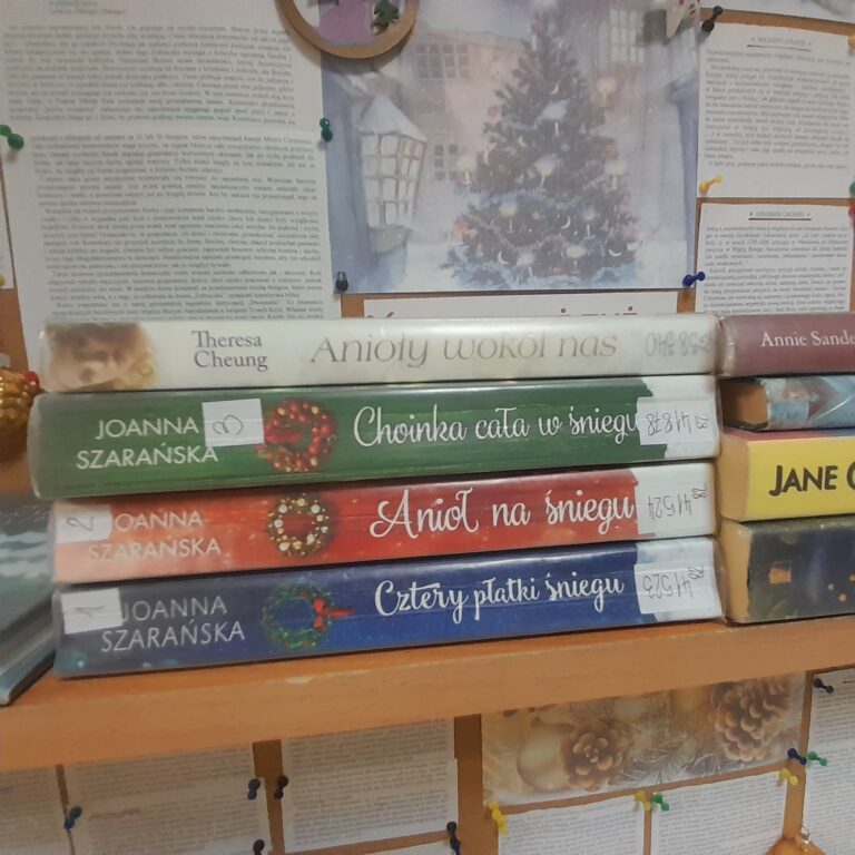 05.12.2022-Wystawa w bibliotece: W oczekiwaniu na święta Bożego Narodzenia — zdjęcie 8
