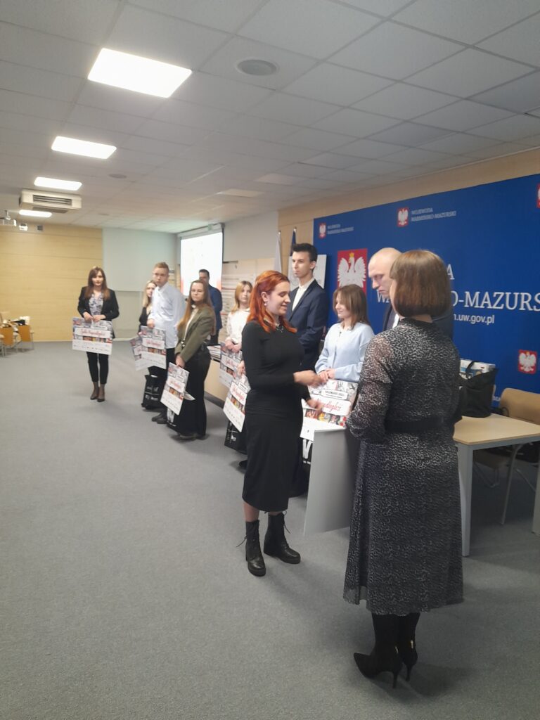 12.01.2023- Uroczystość wręczenia nagród w konkursie plastycznym „TYLKO NIEPODLEGŁOŚĆ”, zorganizowanym przez Delegaturę IPN w Olsztynie — zdjęcie 5