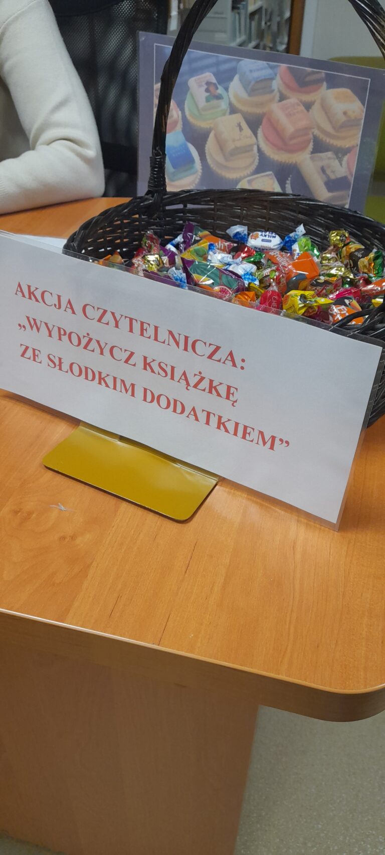 18.10.2023-Akcje czytelnicze biblioteki szkolnej — zdjęcie 13