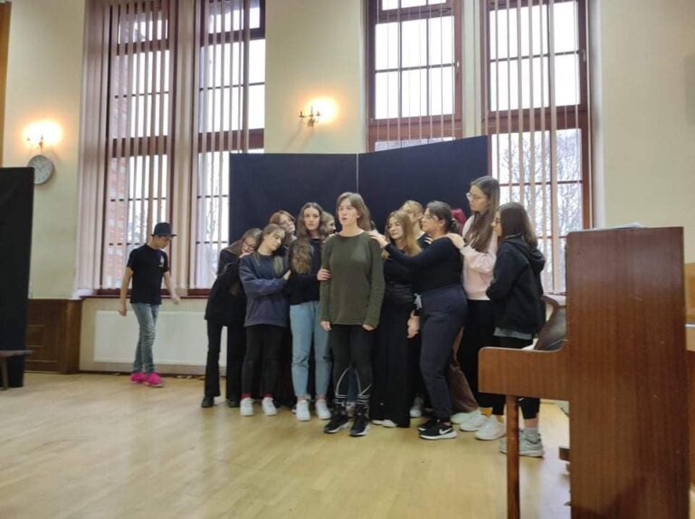 09.11.12.2021-Warsztaty teatralne — zdjęcie 4