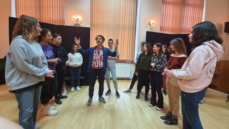 09.11.12.2021-Warsztaty teatralne — zdjęcie 7