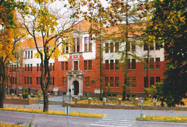 Siedziby szkoły — zdjęcie 3