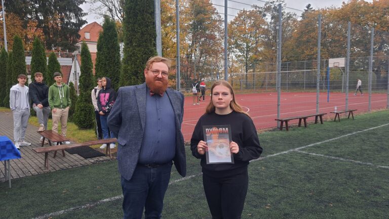 18.10.2022-Mistrzostwa Powiatu Ostródzkiego Licealiady w Piłce Nożnej Dziewcząt — zdjęcie 10
