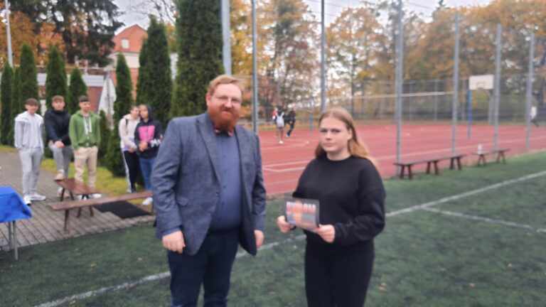 18.10.2022-Mistrzostwa Powiatu Ostródzkiego Licealiady w Piłce Nożnej Dziewcząt — zdjęcie 15
