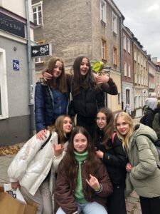 21.10.2022-Wycieczka kl. 1D i 1E do Olsztyna — zdjęcie 4