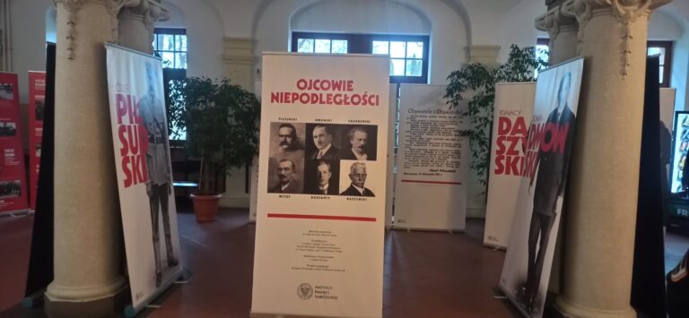 15-30.11.2022-Wystawa "Ojcowie Niepodległości" — zdjęcie 2