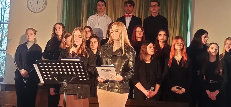 01.12.2022-Szkolna Gala Wolontariatu — zdjęcie 24