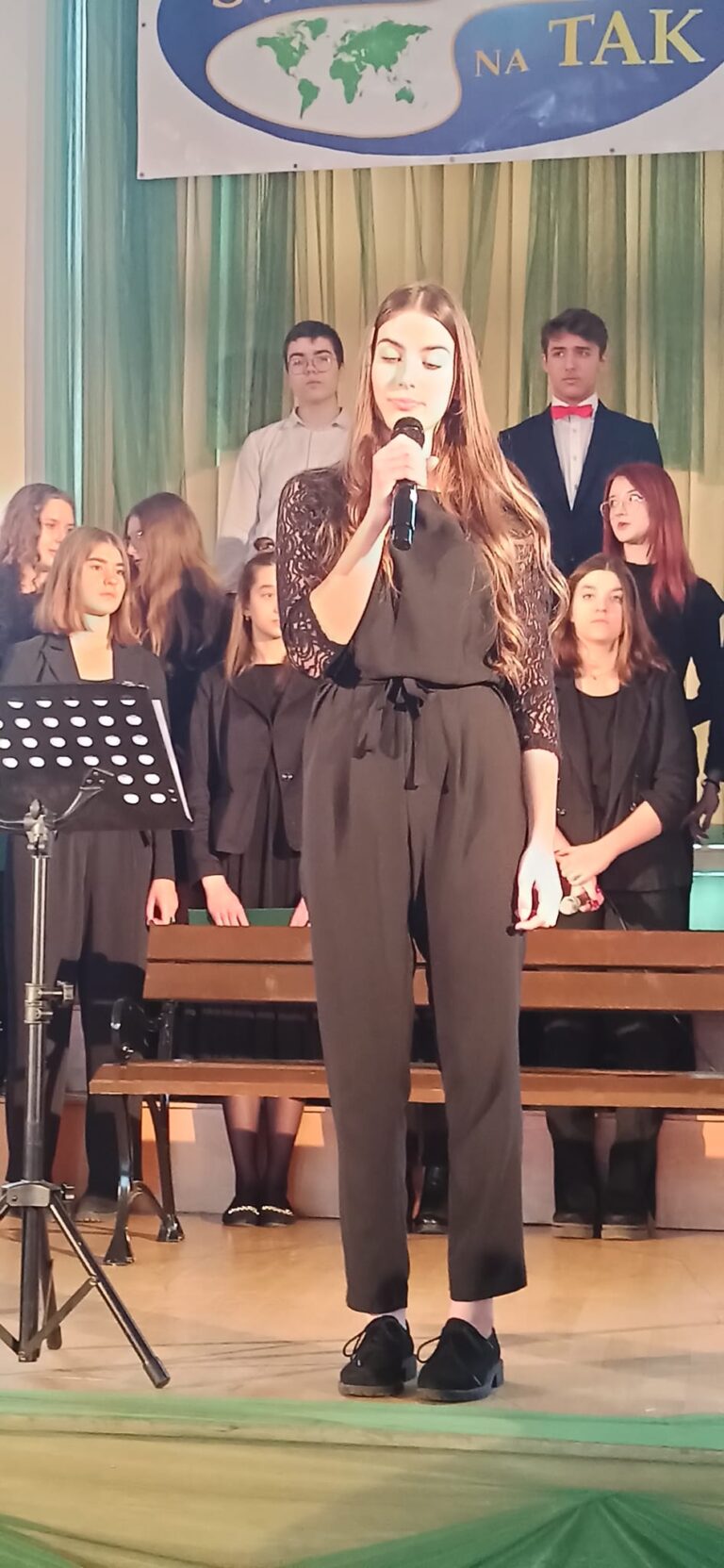 01.12.2022-Szkolna Gala Wolontariatu — zdjęcie 34