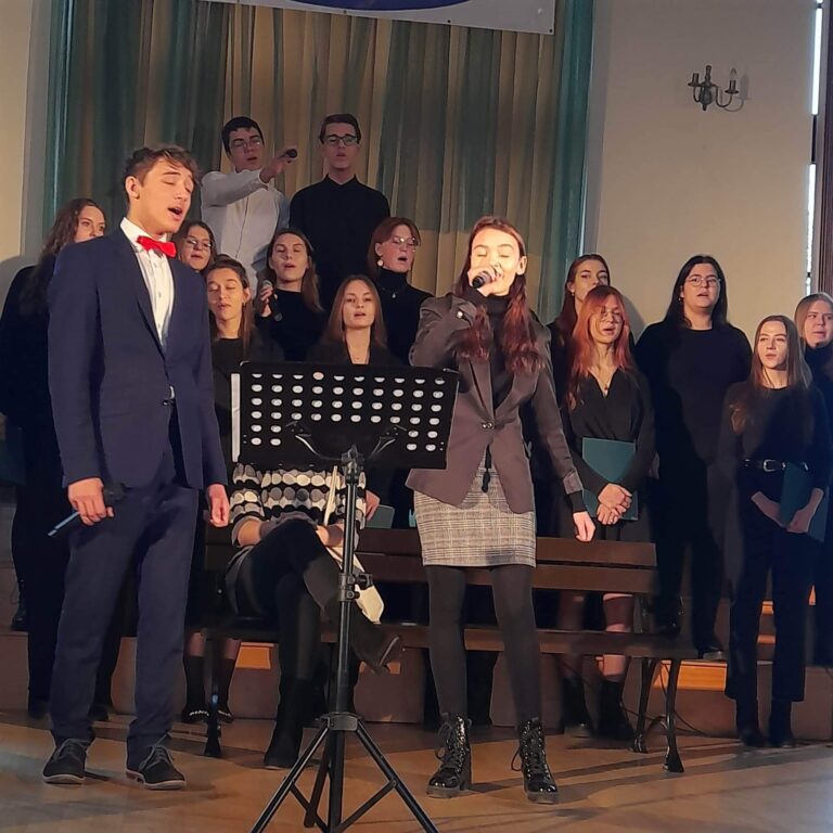 01.12.2022-Szkolna Gala Wolontariatu — zdjęcie 38