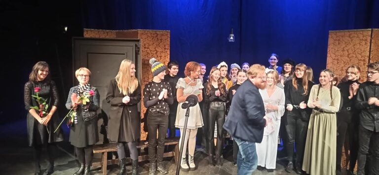 10.12.2022-Teatralne Mikołajki w Teatrze Jaracza w Olsztynie — zdjęcie 9