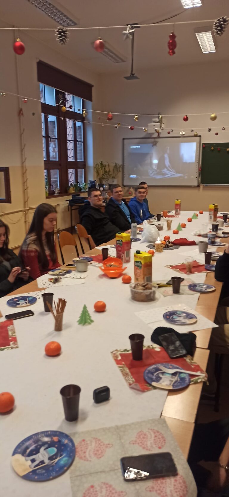 22.12.2022-Konkutrs na najładniej udekorowaną salę — zdjęcie 39