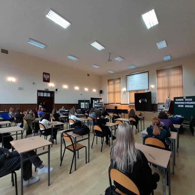 14.03.2023-XV Powiatowy Konkurs Czytelniczy z Literatury Fantasy — zdjęcie 17