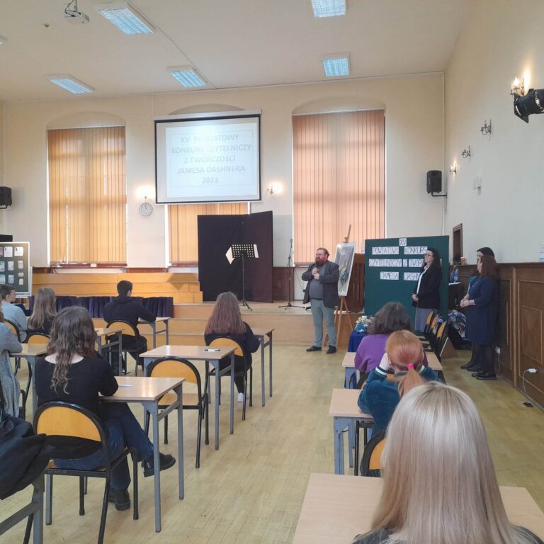 14.03.2023-XV Powiatowy Konkurs Czytelniczy z Literatury Fantasy — zdjęcie 24