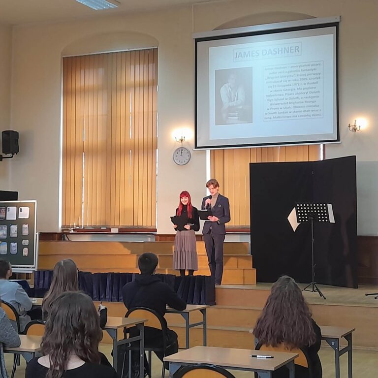 14.03.2023-XV Powiatowy Konkurs Czytelniczy z Literatury Fantasy — zdjęcie 29