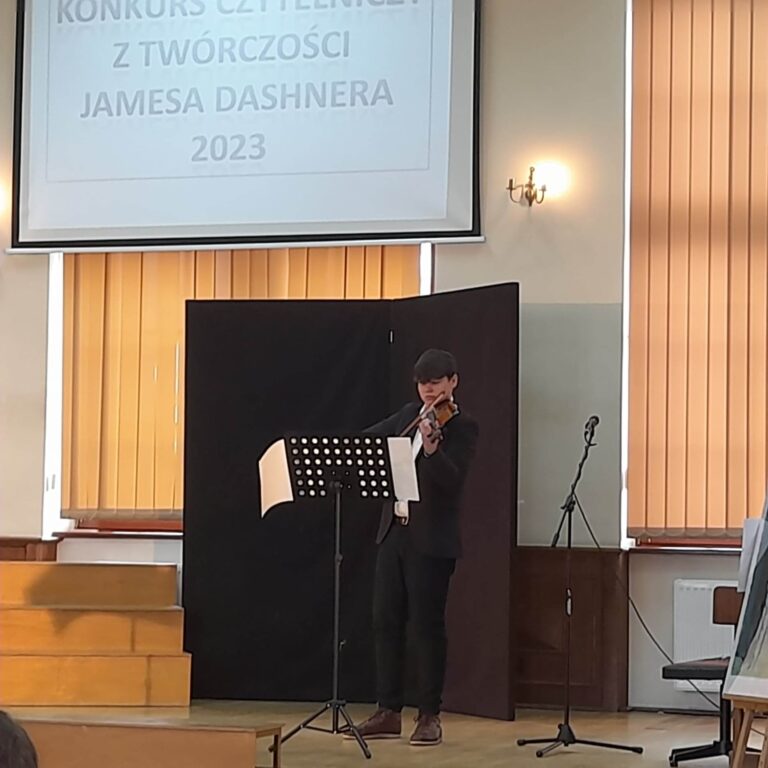 14.03.2023-XV Powiatowy Konkurs Czytelniczy z Literatury Fantasy — zdjęcie 54