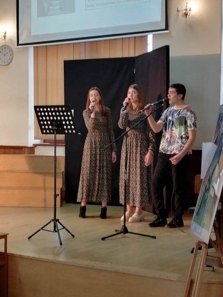 14.03.2023-XV Powiatowy Konkurs Czytelniczy z Literatury Fantasy — zdjęcie 93
