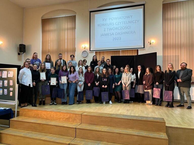 14.03.2023-XV Powiatowy Konkurs Czytelniczy z Literatury Fantasy — zdjęcie 104