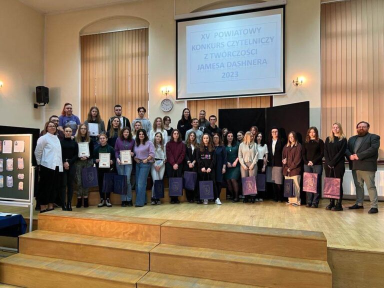 14.03.2023-XV Powiatowy Konkurs Czytelniczy z Literatury Fantasy — zdjęcie 108
