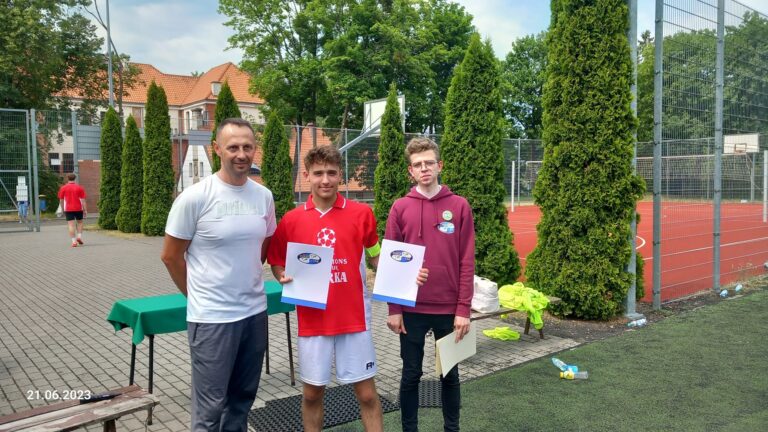 21.06.2023-Turniej Sportowy z okazji 25-lecia "Fundacji Świat na Tak" — zdjęcie 2