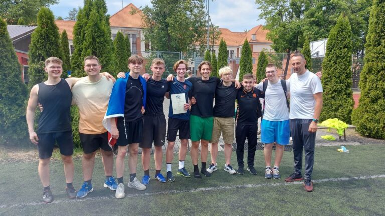 21.06.2023-Turniej Sportowy z okazji 25-lecia "Fundacji Świat na Tak" — zdjęcie 6