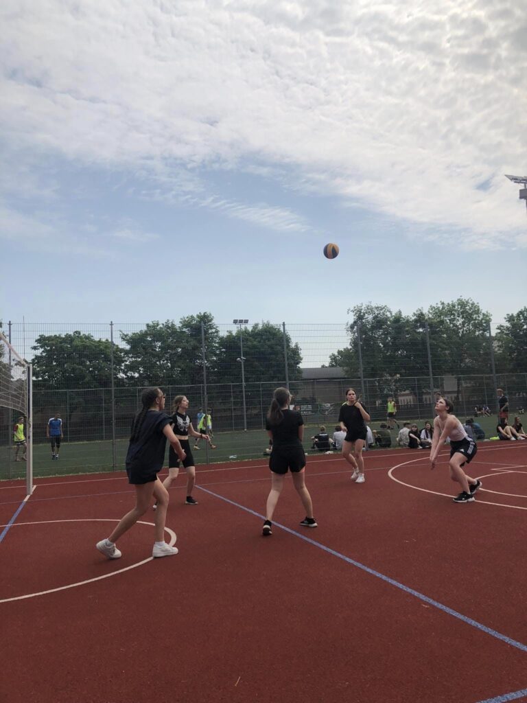 21.06.2023-Turniej Sportowy z okazji 25-lecia "Fundacji Świat na Tak" — zdjęcie 9