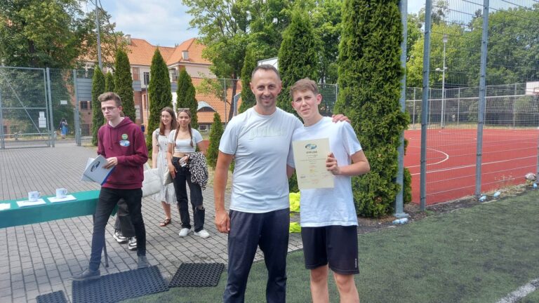 21.06.2023-Turniej Sportowy z okazji 25-lecia "Fundacji Świat na Tak" — zdjęcie 15