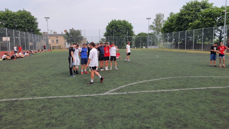 21.06.2023-Turniej Sportowy z okazji 25-lecia "Fundacji Świat na Tak" — zdjęcie 22