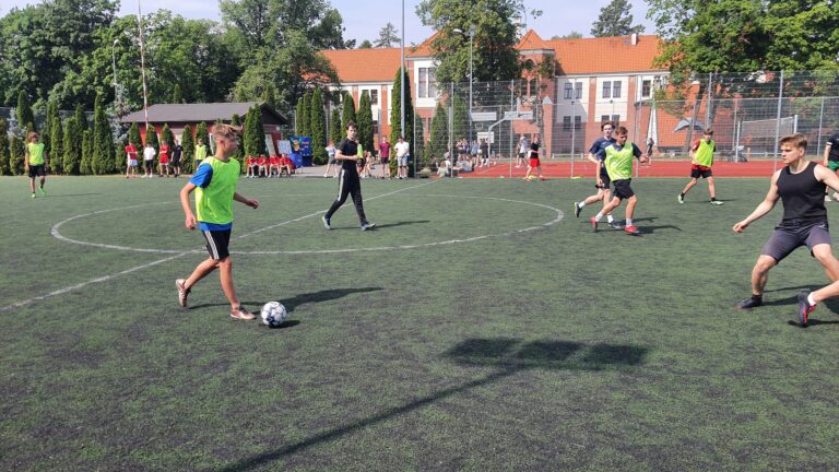 21.06.2023-Turniej Sportowy z okazji 25-lecia "Fundacji Świat na Tak" — zdjęcie 28