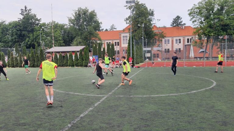21.06.2023-Turniej Sportowy z okazji 25-lecia "Fundacji Świat na Tak" — zdjęcie 36