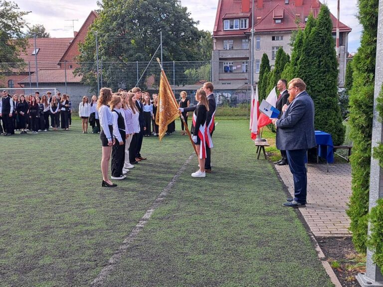 04.09.2023-ROZPOCZĘCIE ROKU SZKOLNEGO — zdjęcie 2