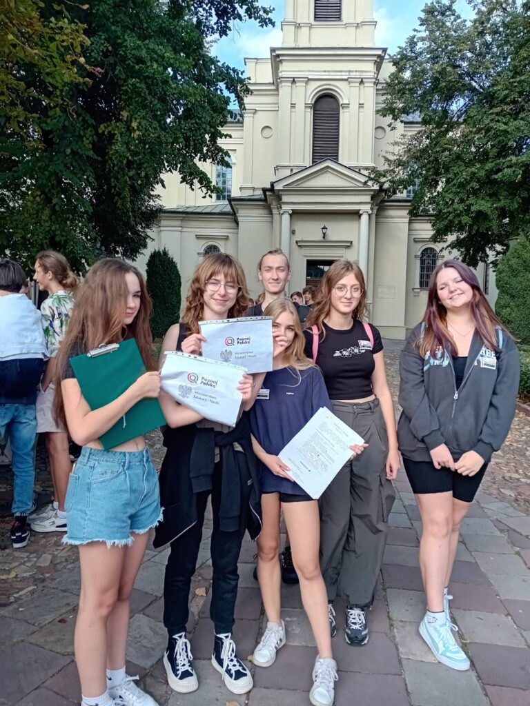 18-22.09.2023-Wycieczka klas 2D i 2E w Góry Świętokrzyskie — zdjęcie 7