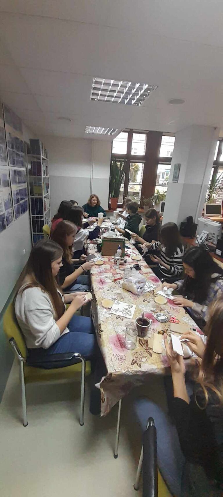 27.10.2023-Zajęcia z rękodzieła — zdjęcie 14