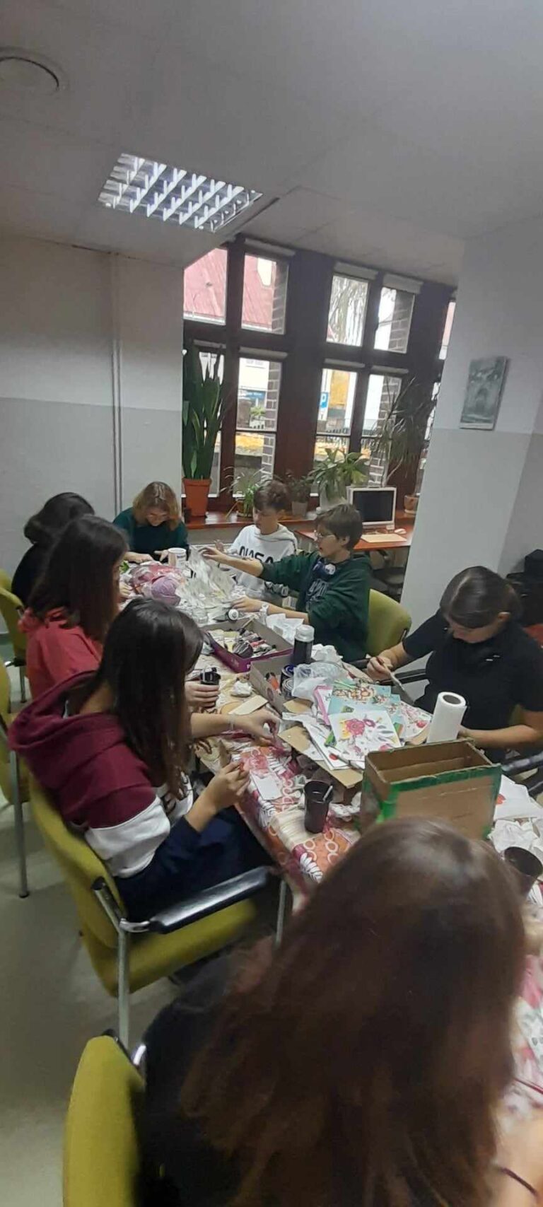 27.10.2023-Zajęcia z rękodzieła — zdjęcie 19