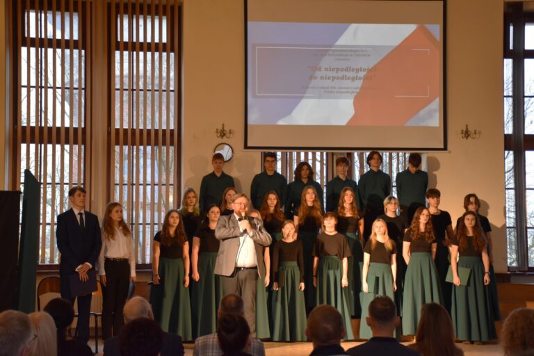 27.11.2024-KONCERT "OD NIEPODLEGŁOŚCI DO NIEPODLEGŁOŚCI - HISTORIA MUZYKĄ OPOWIEDZIANA" — zdjęcie 3