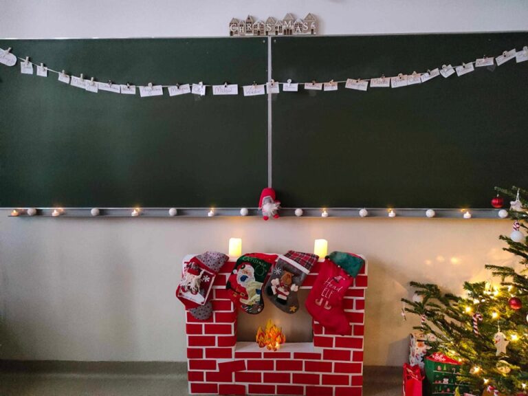 22.12.2023-Wyniki konkursu na najładniej przystrojoną klasę w klimacie świątecznym — zdjęcie 5